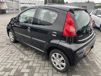 Peugeot 107 1.0-12V XS N.A.P NL AUTO 5.DRS AIRCO picture 4