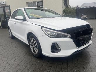 Unfallwagen Hyundai I-30 1.0 T-GDI First Edition N.A.P NL AUTO PRACHTIG!!! 2017/2