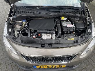 Peugeot 2008 1.2 PureTech Active AUTOMAAT N.A.P PRACHTIG!!! NL AUTO picture 17