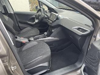 Peugeot 2008 1.2 PureTech Active AUTOMAAT N.A.P PRACHTIG!!! NL AUTO picture 6