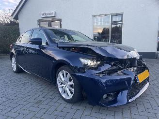 krockskadad bil auto Lexus IS 300h Edition 2014/1