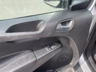 Ford Transit Courier Van 1.5 TDCI Limited Duratorq S&S picture 11