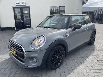 Unfallwagen Mini Cooper 1.5 Cooper Business N.A.P NL AUTO 2017/10