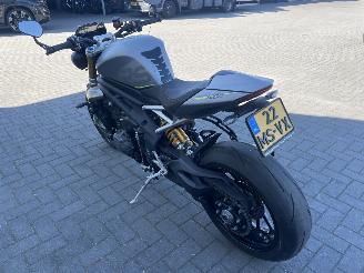 Triumph Speed Triple 1200 RS 180PK!!! picture 4
