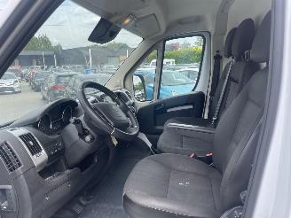 Peugeot Boxer 330 2.2 BlueHDi 140 L1H1 Premium N.A.P NL BUS PRACHTIG!!! picture 5