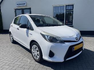 škoda osobní automobily Toyota Yaris 1.5 Full Hybrid Comfort 2013/5
