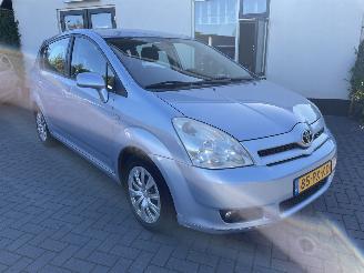 Vaurioauto  passenger cars Toyota Corolla-verso 1.8 VVT-i Sol n.a.p nl auto 2005/1
