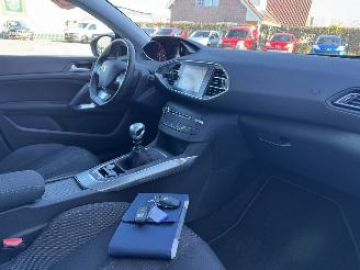 Peugeot 308 1.2 PURE TECH  ALLURE picture 15