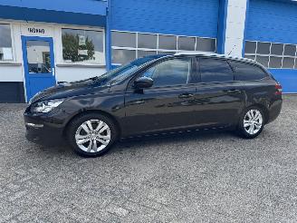 škoda osobní automobily Peugeot 308 1.2 PURE TECH  BLUE LION 2017/4