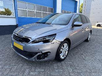 Peugeot 308 1.2 E-THP  ALLURE picture 2