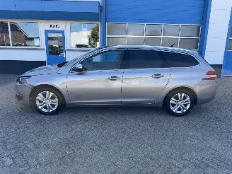 Peugeot 308 1.2 E-THP  ALLURE picture 9