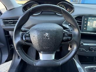 Peugeot 308 1.2 E-THP  ALLURE picture 22