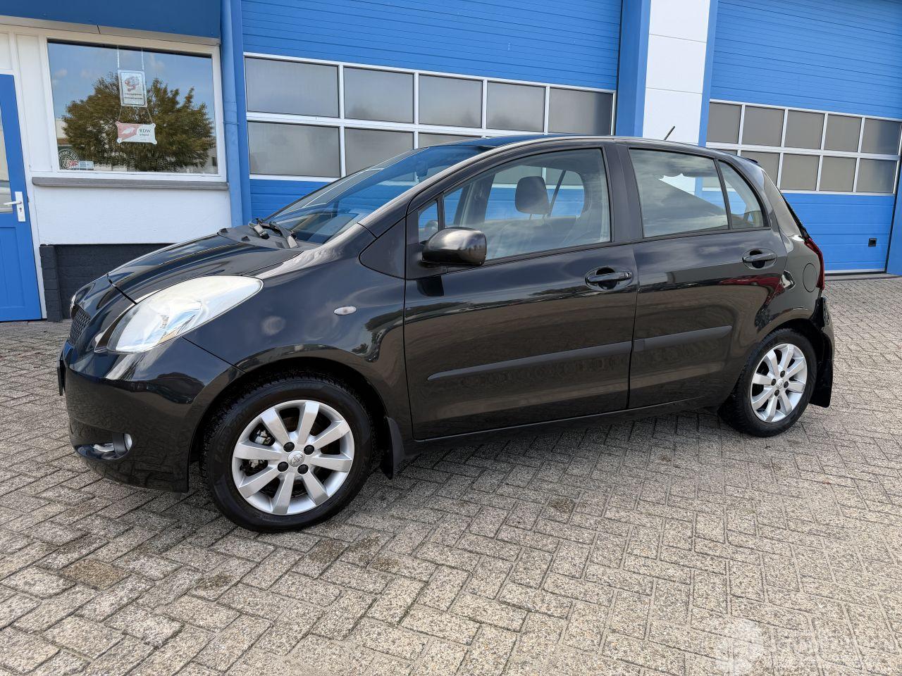 Toyota Yaris 1.3 VVTi  EXECUTIVE