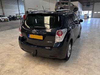 Toyota Verso 2.0 D-4D Business Clima picture 4