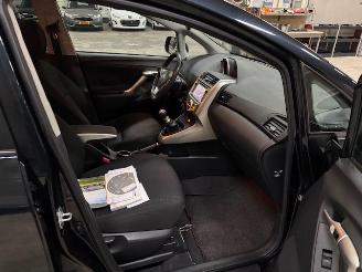 Toyota Verso 2.0 D-4D Business Clima picture 10