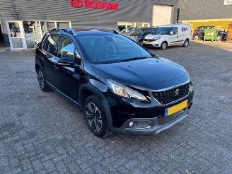 uszkodzony samochody osobowe Peugeot 2008 1.2 PureTech Allure 2017/1