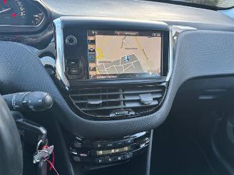 Peugeot 2008 1.2 PureTech Allure picture 14