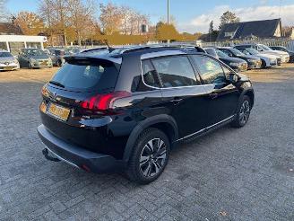 Peugeot 2008 1.2 PureTech Allure picture 3