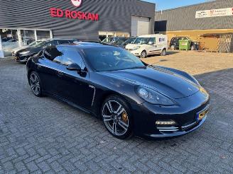 damaged passenger cars Porsche Panamera 3.0D Platinum Edition 2013/1