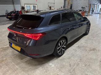 Seat Leon 1.5 eTSI FR Intense DSG picture 3