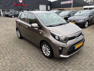 Vaurioauto  passenger cars Kia Picanto 1.0 Comfort Plus Line Navigator 2018/3