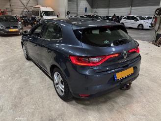 krockskadad bil auto Renault Mégane 1.2 TCe Zen 2017/5