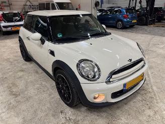 Auto incidentate Mini One 1.6 One Minimalist airco 2010/11