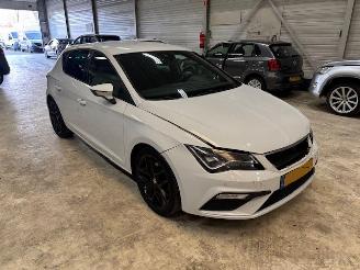 krockskadad bil auto Seat Leon 1.8 TSI FR  Dsg  179pk 2017/7
