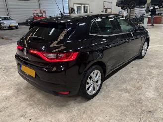 Renault Mégane 1.3 TCe Limited  140pk picture 3