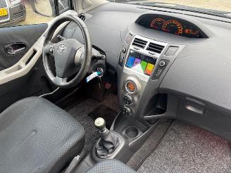 Toyota Aygo 1.3 5-drs clima picture 8