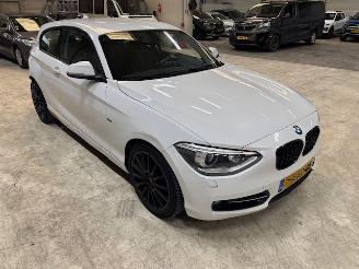 Unfallwagen BMW 1-serie 116 EDE Business Clima 2013/1