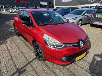 Damaged car Renault Clio 0.9 TCe Dynamique 2014/3