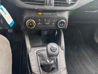 Ford Focus 1.5 Diesel Connected picture 11