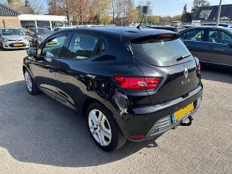 Schadeauto Renault Clio 0.9 TCe Zen 5-drs NAP 2018/1