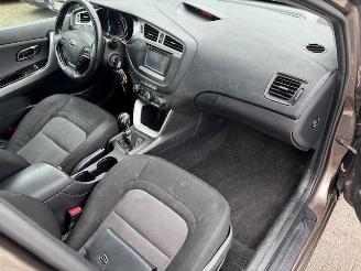 Kia Cee d 1.6 GDI 20th Anniversary airco picture 10