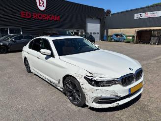 Vaurioauto  passenger cars BMW 5-serie 530e iPerformance High Exect.automaat 2017/8