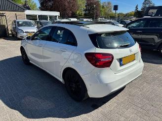 Schadeauto Mercedes A-klasse A180  Automaat Pano  Nap 2017/1