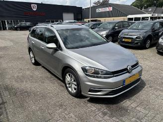 Vaurioauto  passenger cars Volkswagen Golf 1.6 TDI Comfort 2017/3