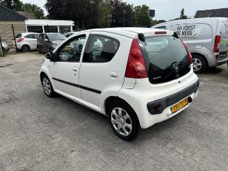 uszkodzony samochody osobowe Peugeot 107 1.0 12v 5-drs airco 2012/4