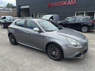 Unfallwagen Alfa Romeo Giulietta 1.6 JTD Distinctive 2013/11