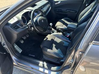 Alfa Romeo Giulietta 1.6 JTD Distinctive picture 11