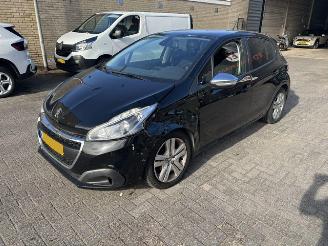 Peugeot 208 1.2 5-drs Signature NAP picture 5