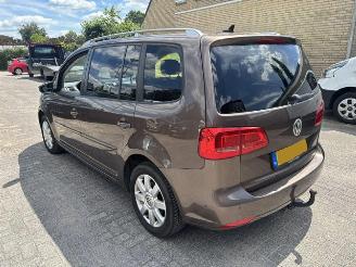 Schadeauto Volkswagen Touran 1.2 TSI Highline 2013/11