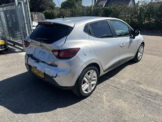 Renault Clio 1.5 DCI 5-drs airco picture 3