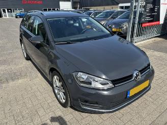 Schadeauto Volkswagen Golf 1.2 TSI Highline 2015/9
