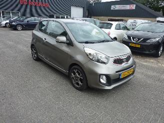krockskadad bil auto Kia Picanto 1.0 CVVT DESIGN EDITION AIRCO 2013/1
