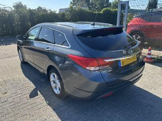 damaged passenger cars Hyundai I-40 1.6 GDI Blue Bus.edition NAP 2013/9