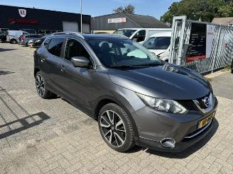 Nissan Qashqai 1.6 Tekna Pano NAP picture 2