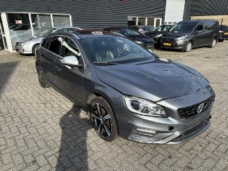uszkodzony samochody osobowe Volvo V-60 2.0 T4 R-Design automaat NAP 2018/5