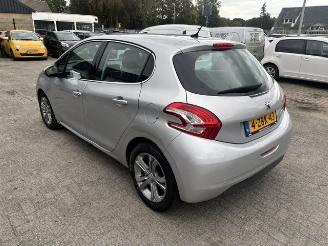 Schadeauto Peugeot 208 1.2 VTI Allure 5-drs clima 2014/3